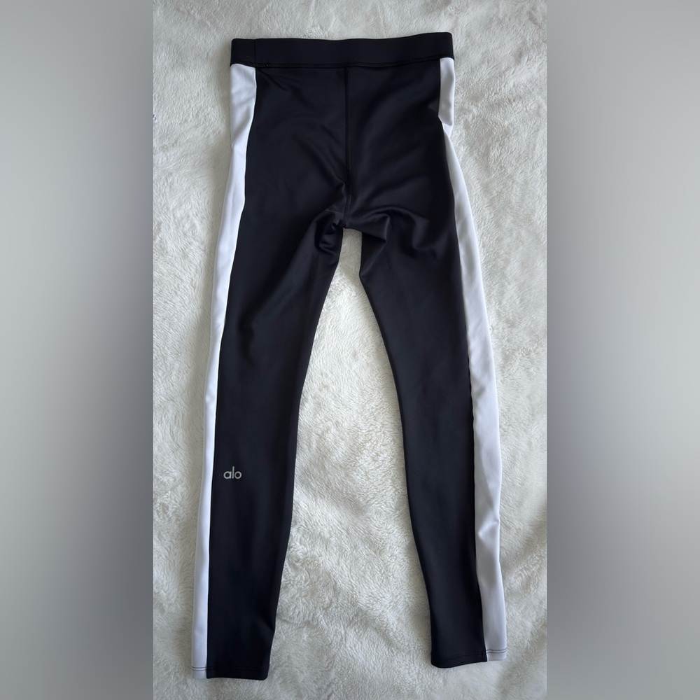 ALO Yoga Airlift Black and White High-Waist Leggings - Picture 4 of 8
